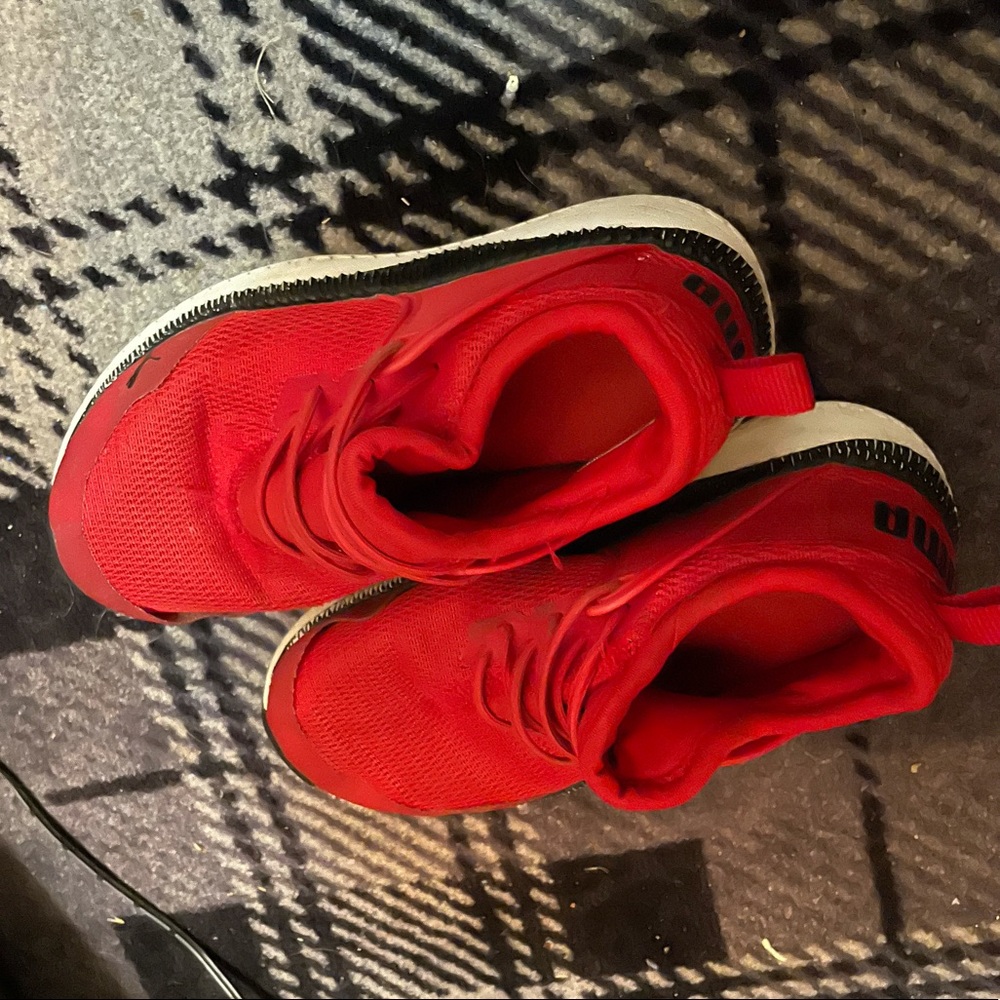Size 10 toddler Puma’s